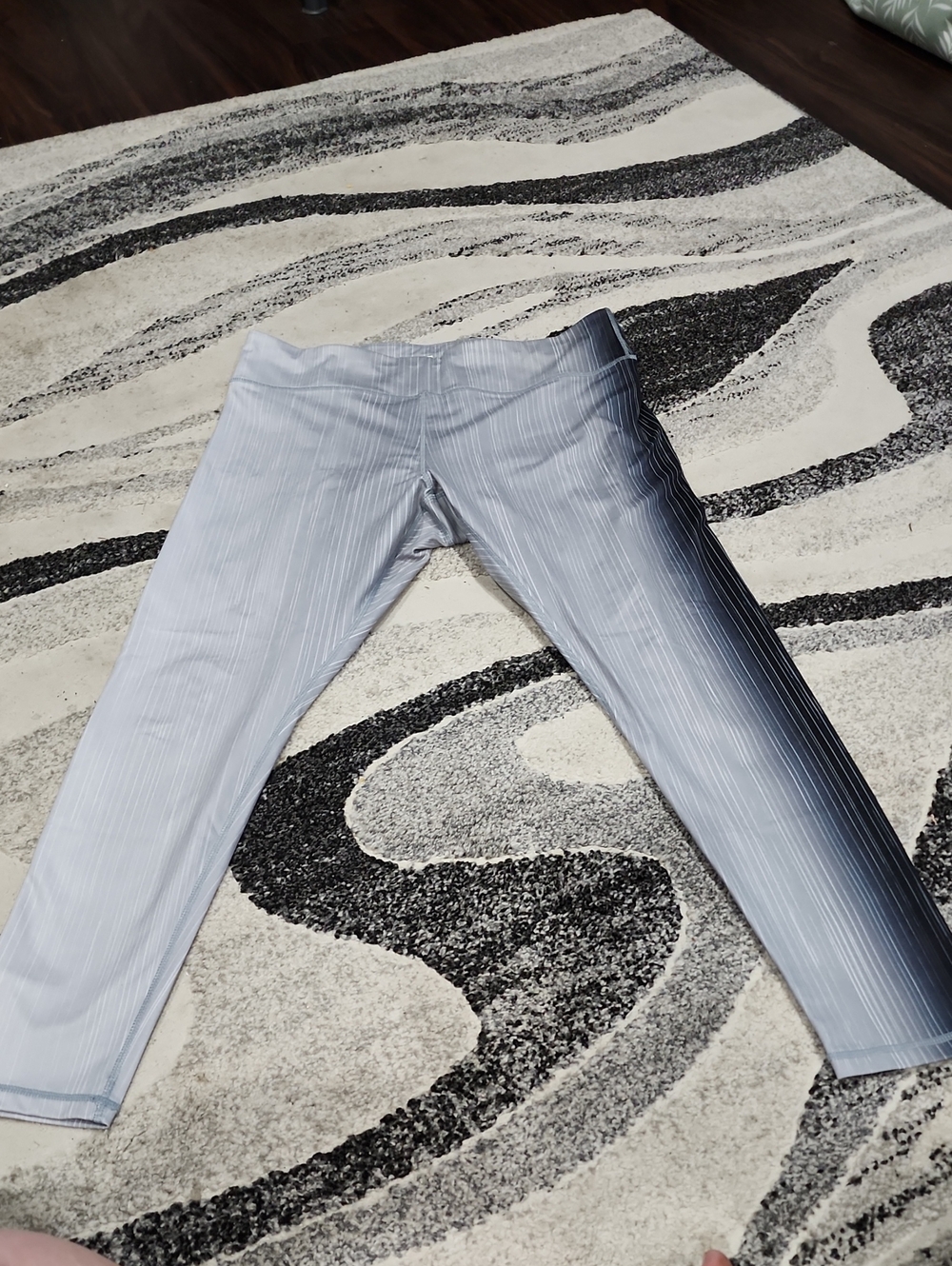 Xersion, Size XL Gray Pinstripe Leggings